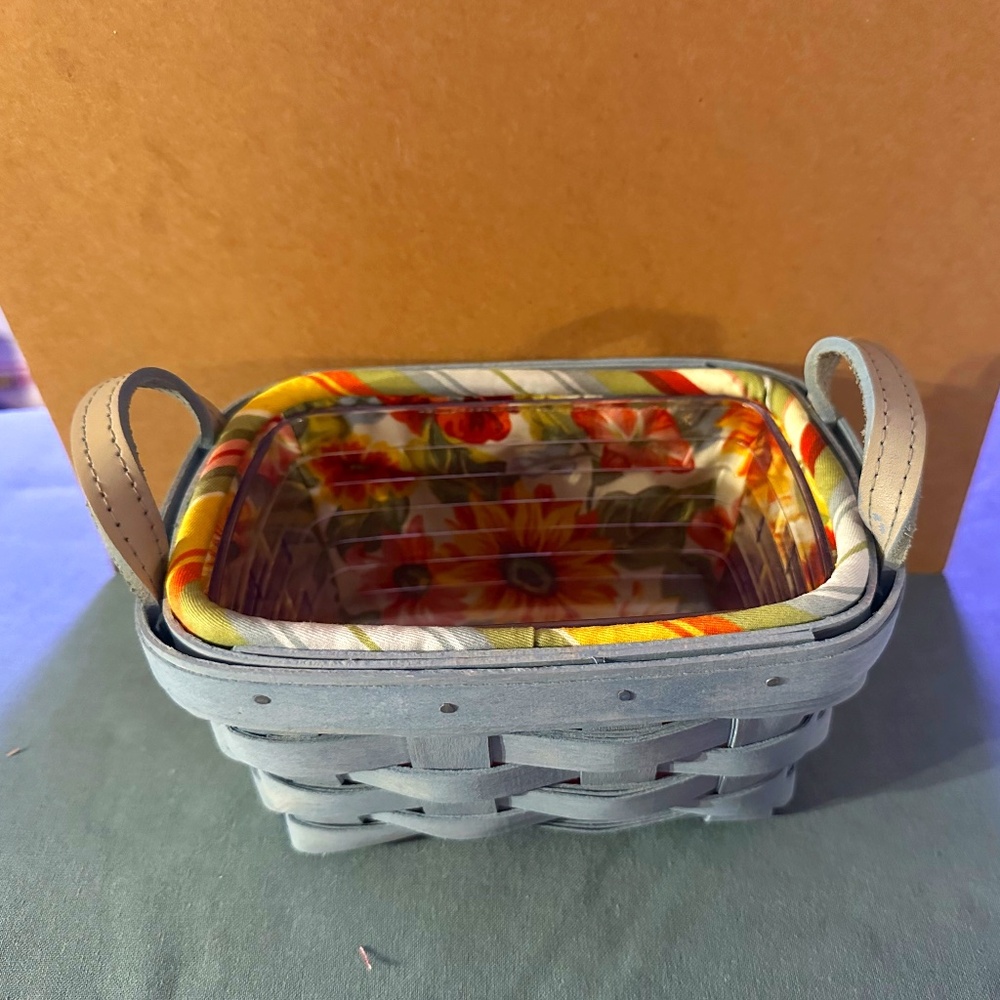 2006 Longaberger Basket Floral w/Protector and Liner